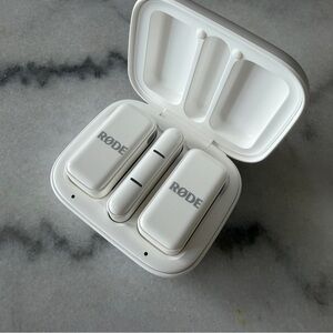RØDE Wireless Microphone in White - Lightning LIKE NEW
